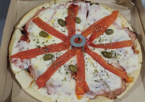 Piza Muzza y tomate