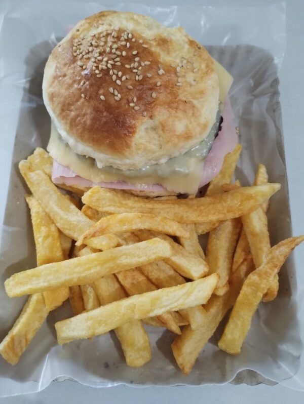 Hamburguesa J&Q + fritas