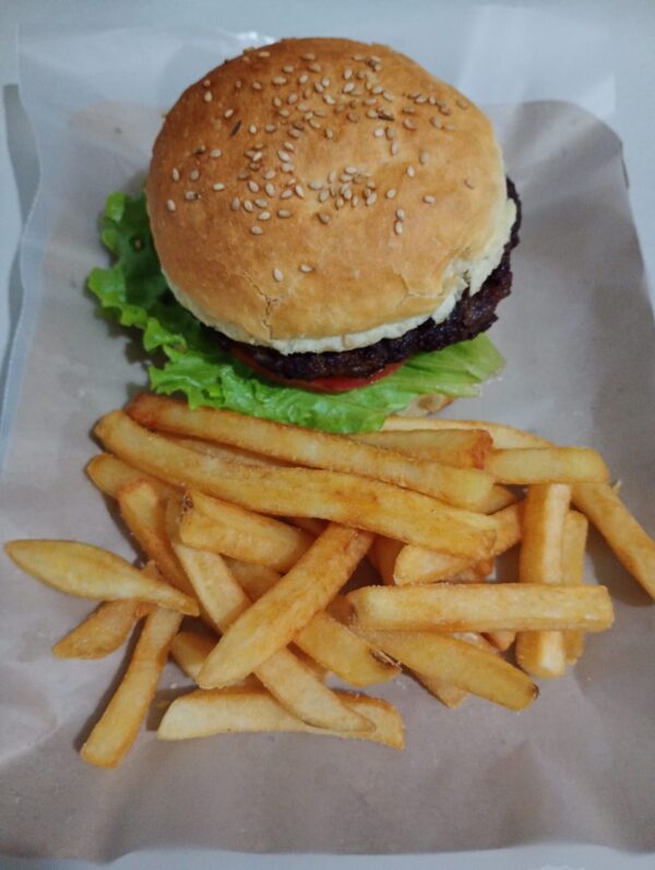 Hamburguesa LyT+ fritas